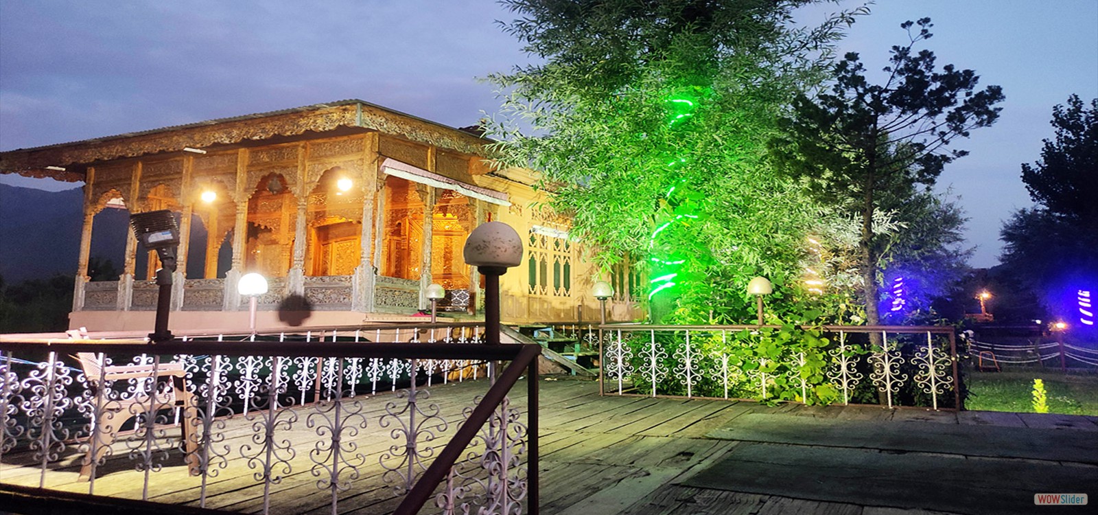 FLOATING PARADISE Front View